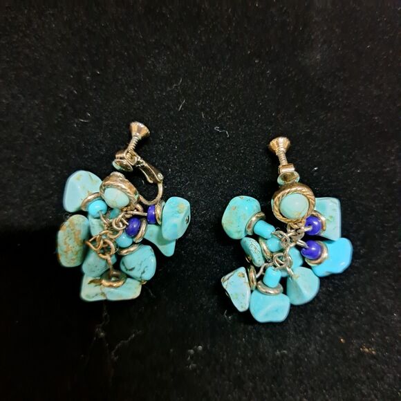 Vintage dangle multi nugget turquoise dyed howlite stones screw back earrings - Picture 2 of 5